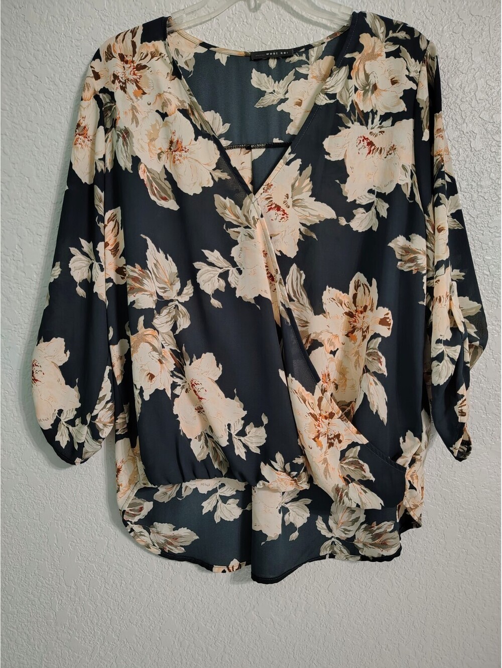 WEST K Women's Alexa Surplice V-Neck Rolltab Blouse Size L EUC